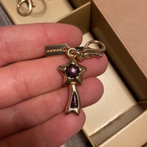 NEW Boxed Corner Zip Wristlet and charms - Picture 9 of 10